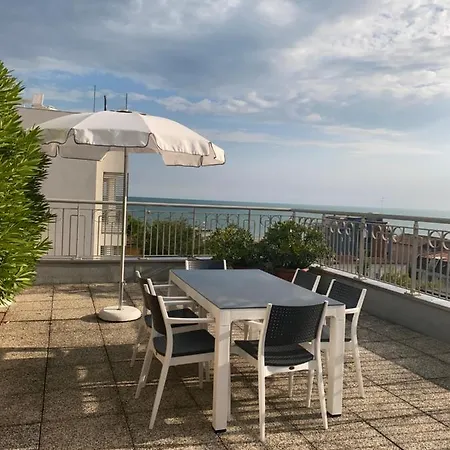 מלון דירות Mariavittoria 4*