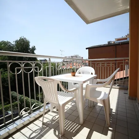 Mariavittoria מלון דירות 4*