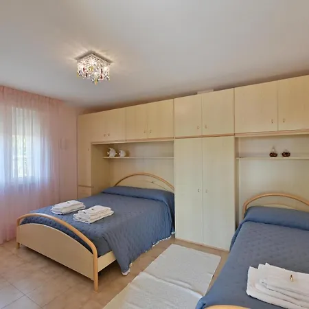 Mariavittoria מלון דירות 4*