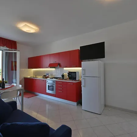 Mariavittoria Aparthotel 2*