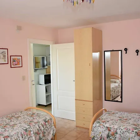 Mariavittoria מלון דירות 4*