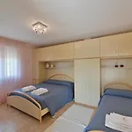 Mariavittoria 公寓式酒店 4*